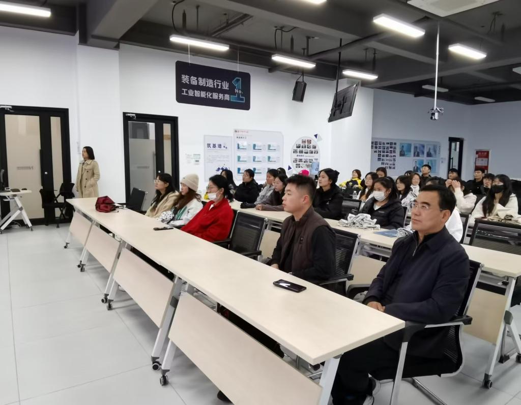 深化校企合作，助力畢業(yè)生實習就業(yè)——財經(jīng)學院組織畢業(yè)生赴煙臺開發(fā)區(qū)參觀實習